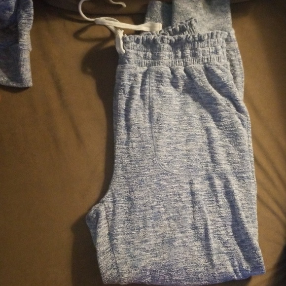 Two piece - Picture 2 of 3